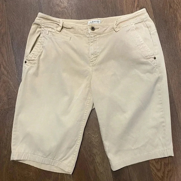 Orvis Bermuda length khaki tan shorts. Size 6 - Picture 1 of 5